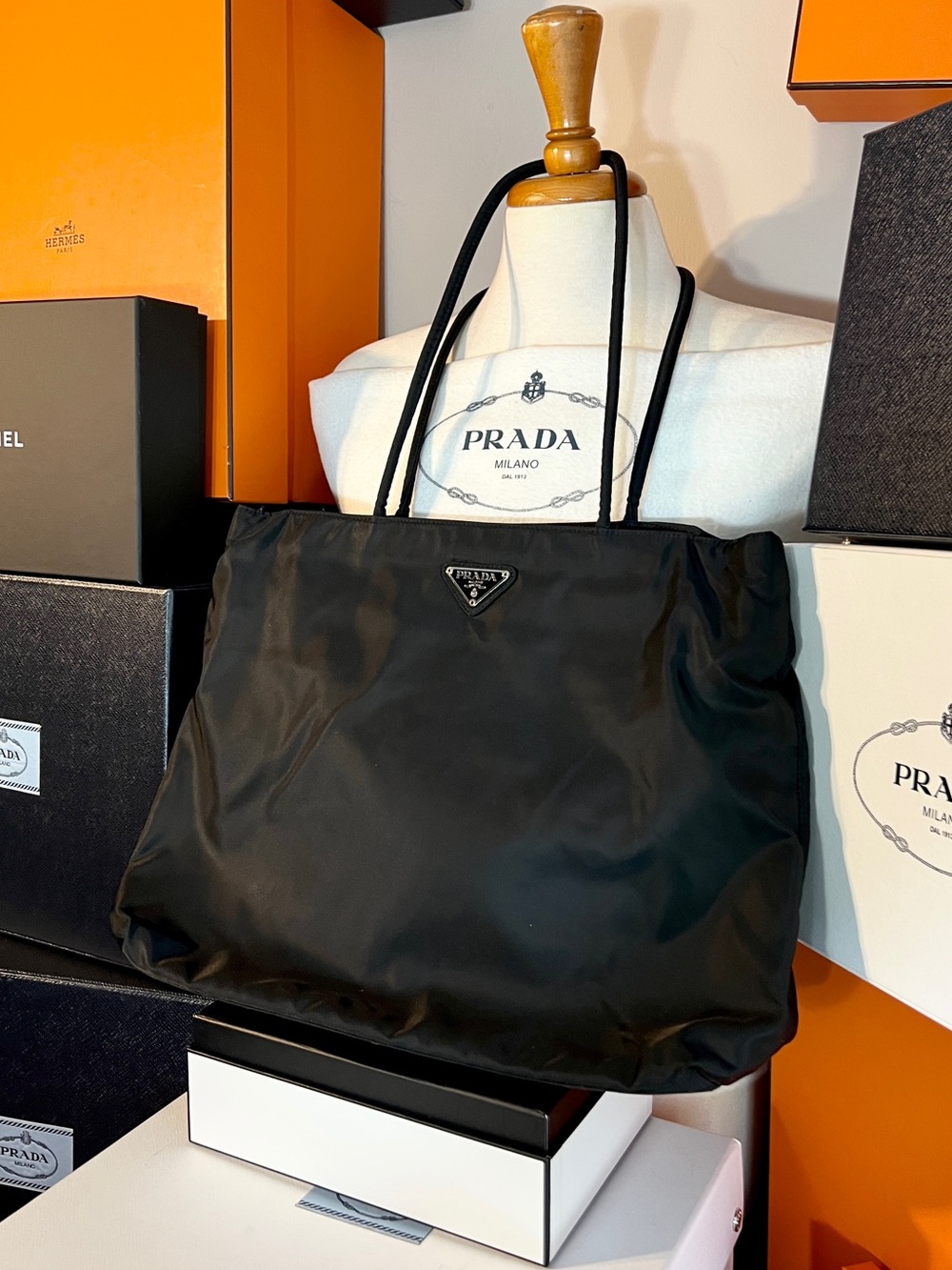 Prada⭐️Black Nylon Tote 4 pockets/2 zipper pockets!. LIKE NEW! Price Firm - Picture 6 of 12